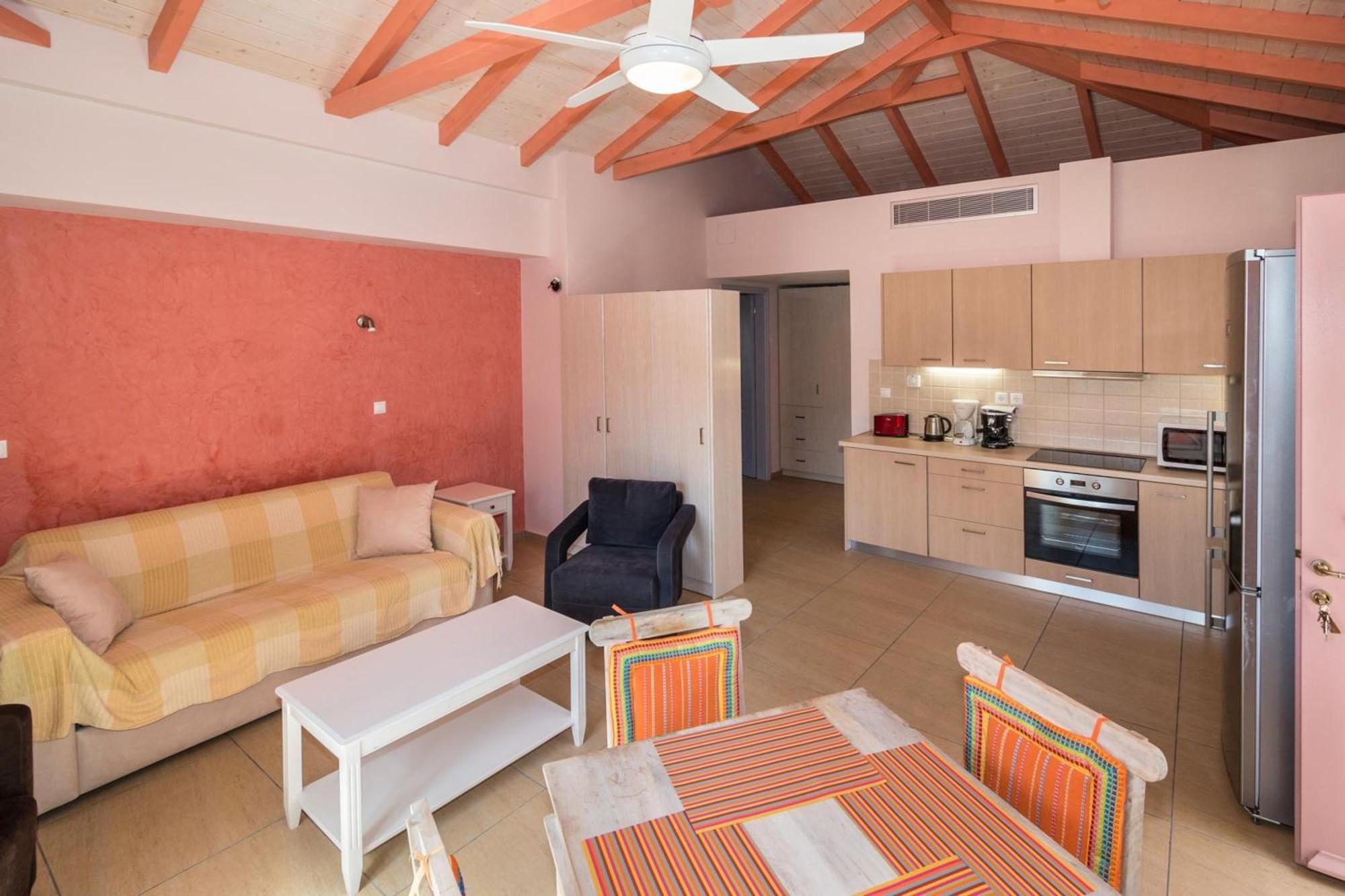 Athena'S Cottage Stoupa Ngoại thất bức ảnh
